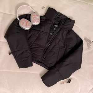 Hollister black cropped puffer jacket